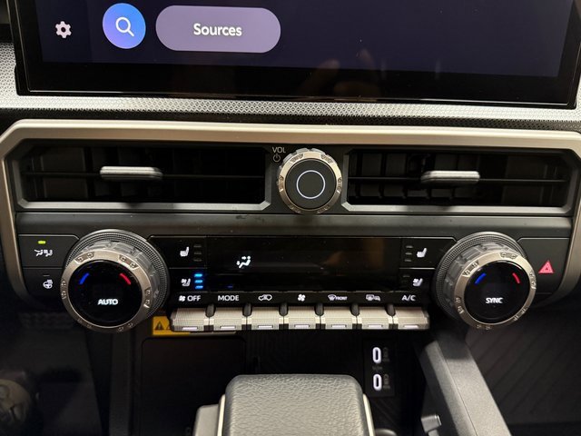 Used 2025 Toyota 4Runner Limited image 19