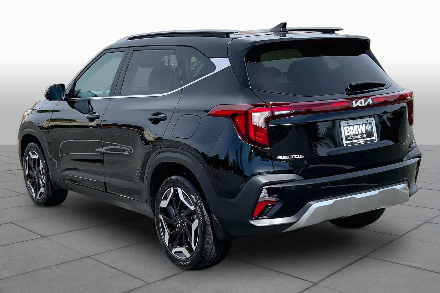 Used 2025 Kia Seltos SX w/ SX Sunroof Package AWD/4WD image 12