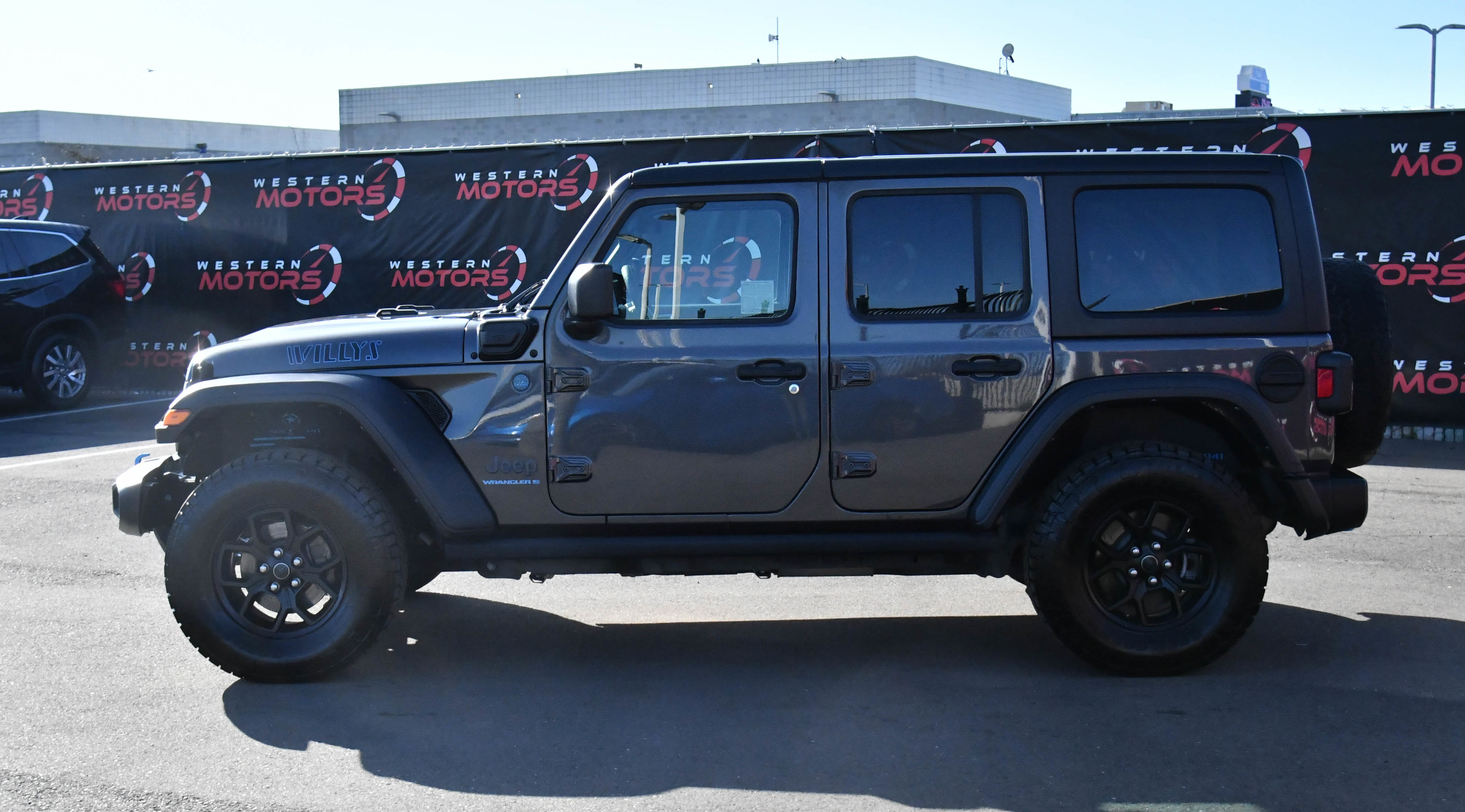 Used 2024 Jeep Wrangler Willys image 4