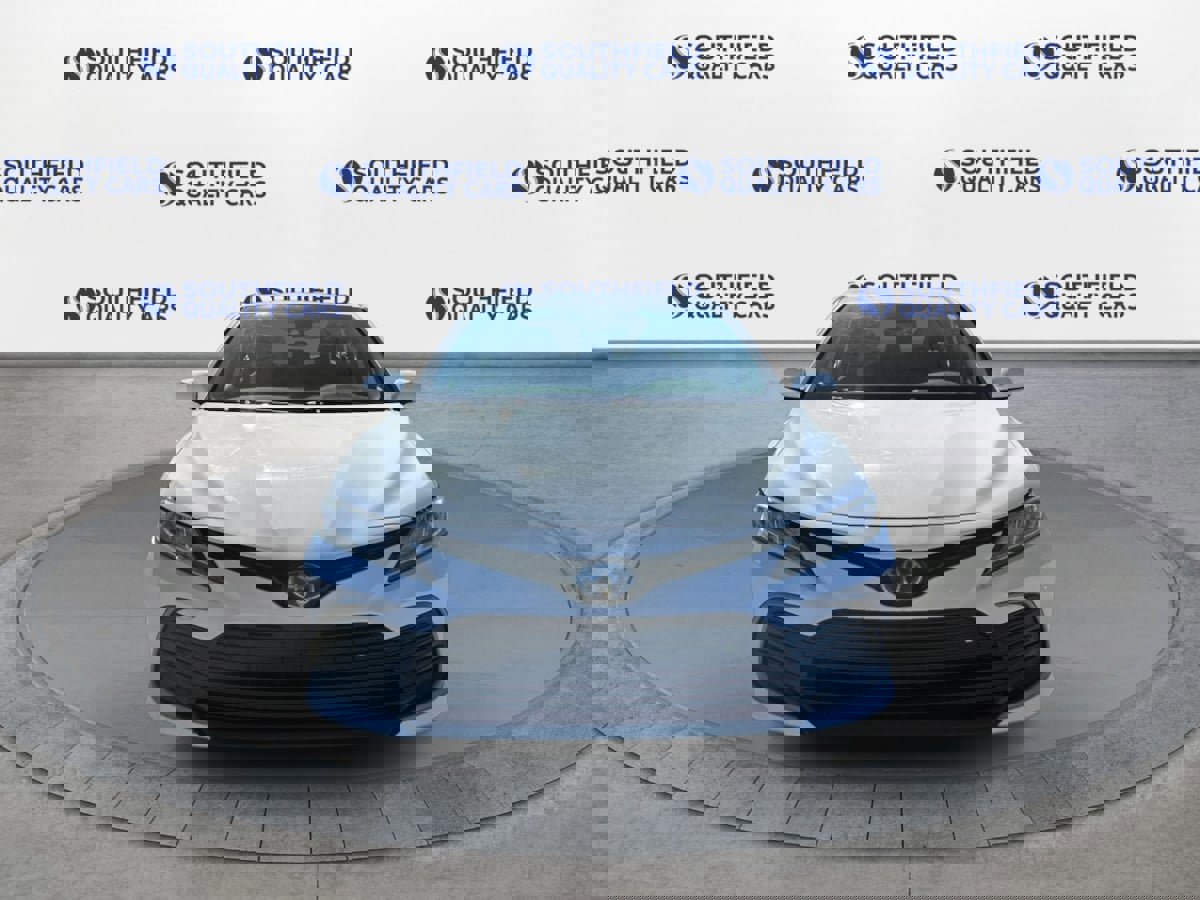 Used 2023 Toyota Camry LE image 9