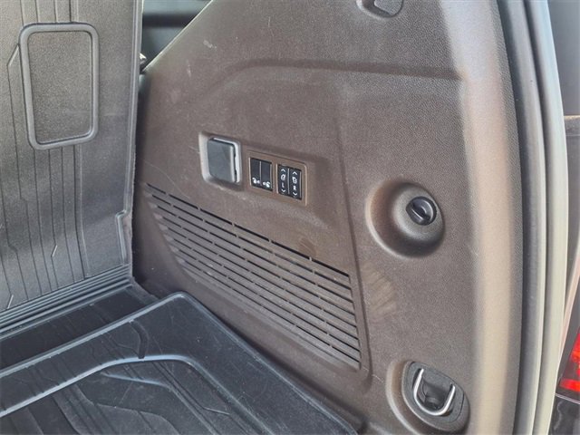 Used 2021 GMC Yukon Denali w/ Denali Premium Package image 93