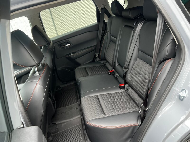 Used 2026 Nissan Rogue SV AWD/4WD image 21
