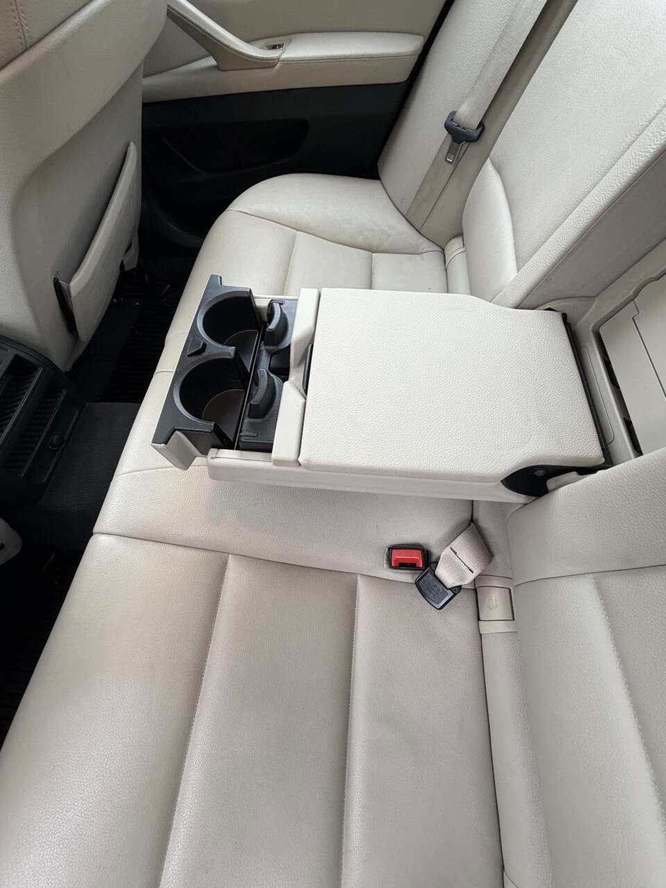 Used 2012 BMW 528i xDrive Sedan AWD/4WD image 29