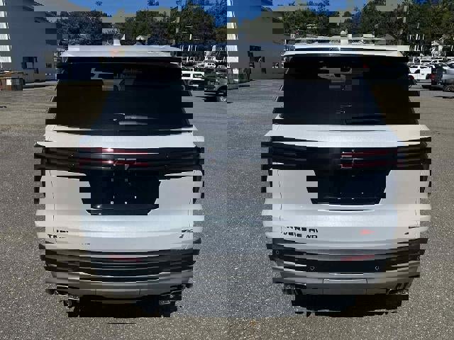 New 2026 Chevrolet Traverse Z71 w/ Driver Confidence Package image 3