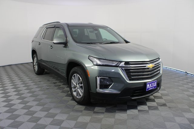 Used 2023 Chevrolet Traverse LT w/ Rear Camera Mirror Package image 28