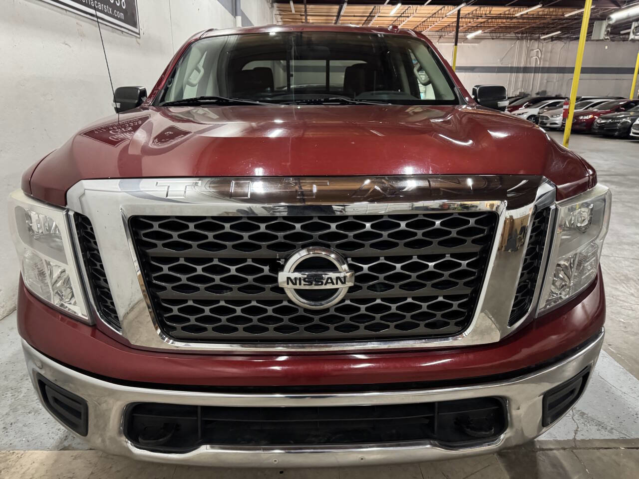 Used 2018 Nissan Titan SV AWD/4WD image 8