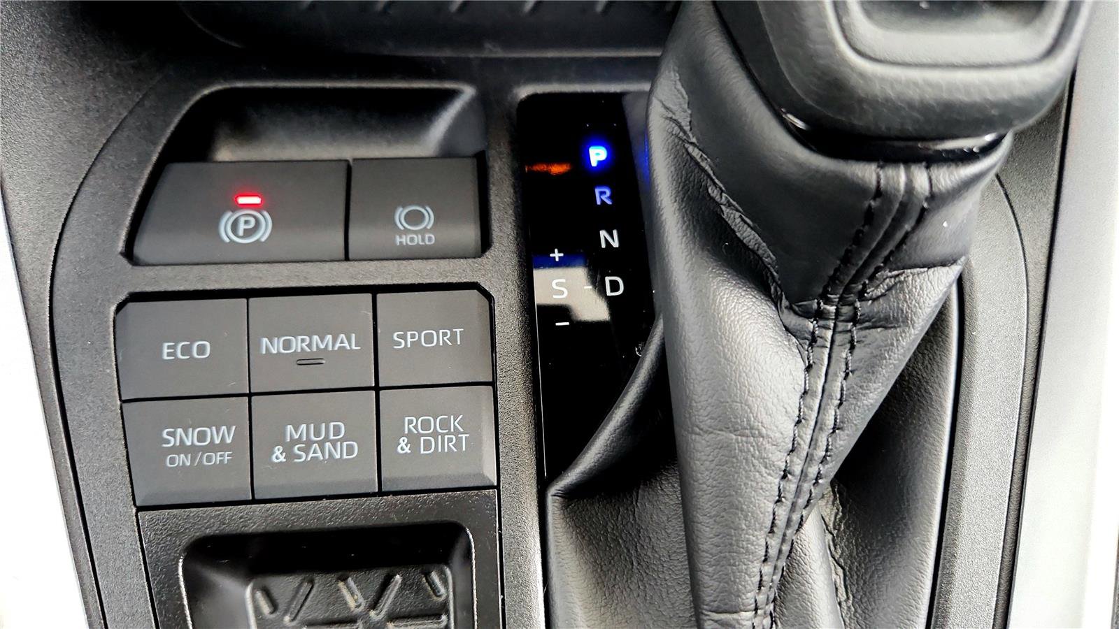 Used 2025 Toyota RAV4 XLE w/ Convenience Package image 31