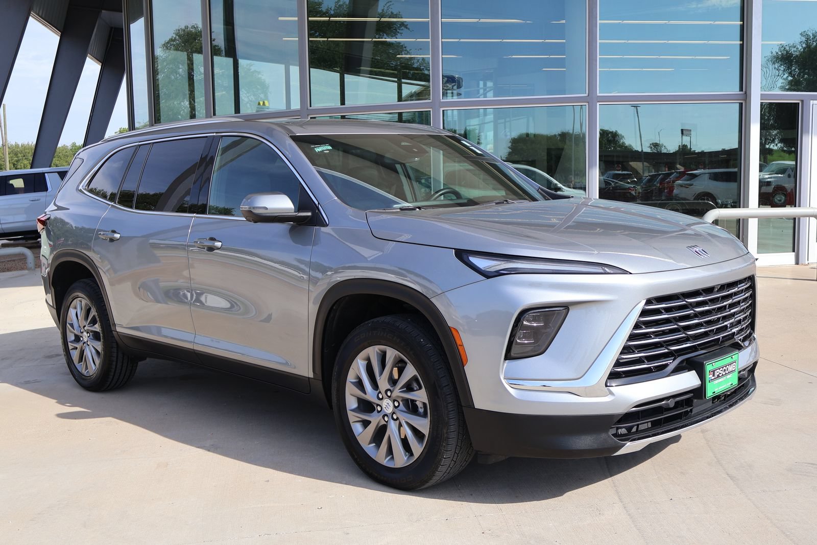 Used 2025 Buick Enclave Preferred FWD image 4