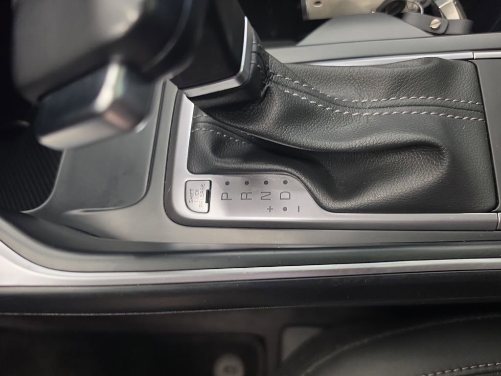 Used 2025 Kia Sorento S w/ Panoramic Sunroof Package image 29