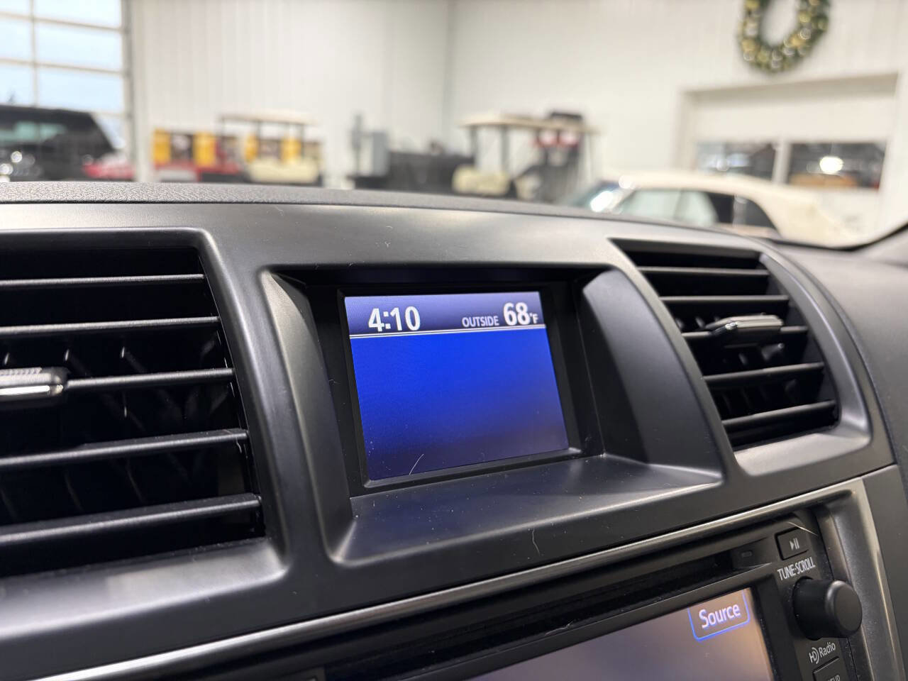 Used 2013 Toyota Highlander 4WD Hybrid image 21