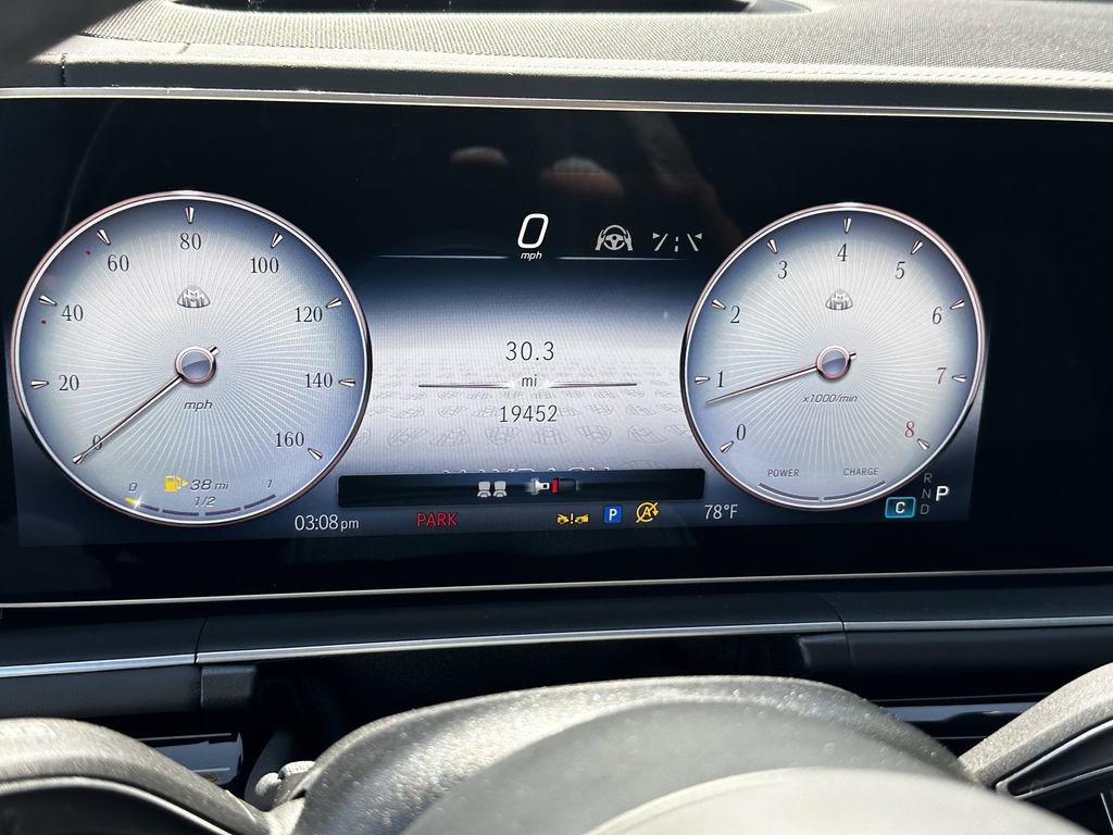 Certified 2024 Mercedes-Benz Maybach GLS 600 4MATIC image 32