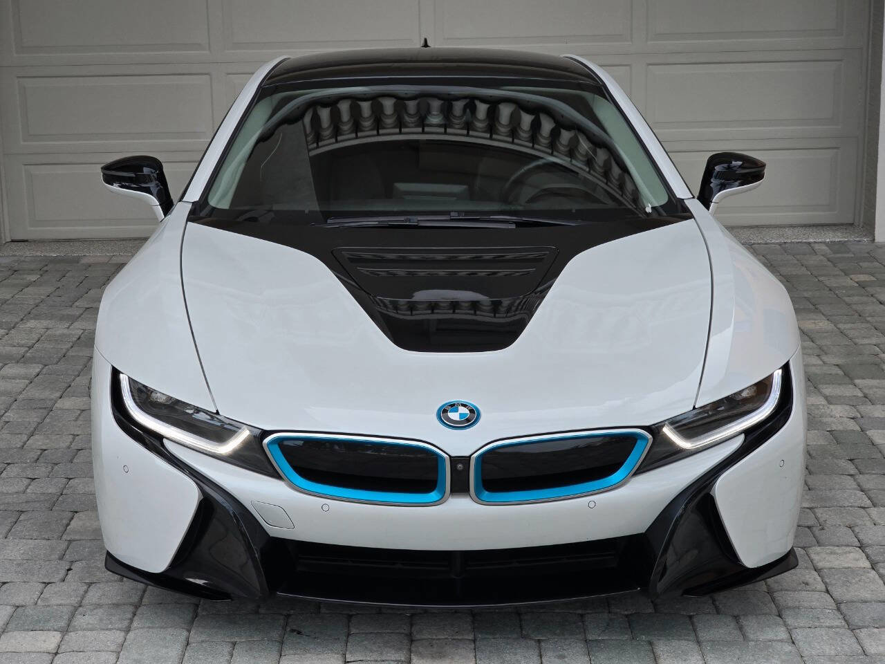 Used 2019 BMW i8 Coupe image 30