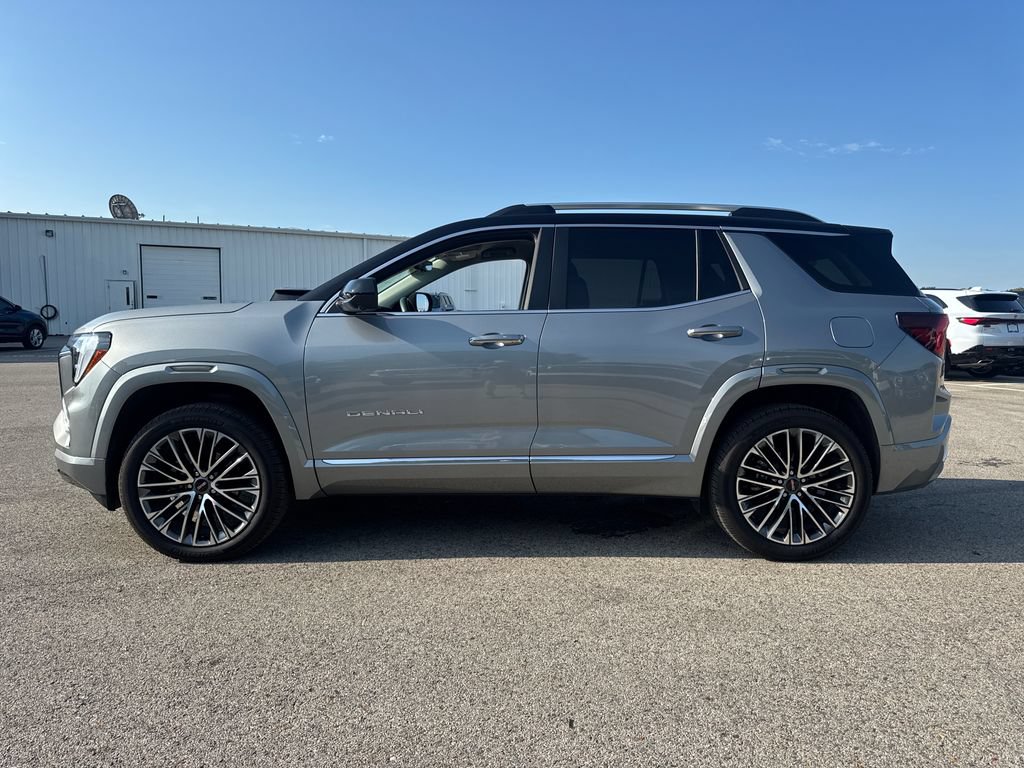 Used 2026 GMC Terrain Denali AWD/4WD image 3