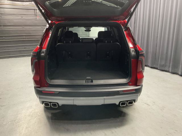 New 2026 Chevrolet Traverse LT w/ Sun and Wheel Package AWD/4WD image 7