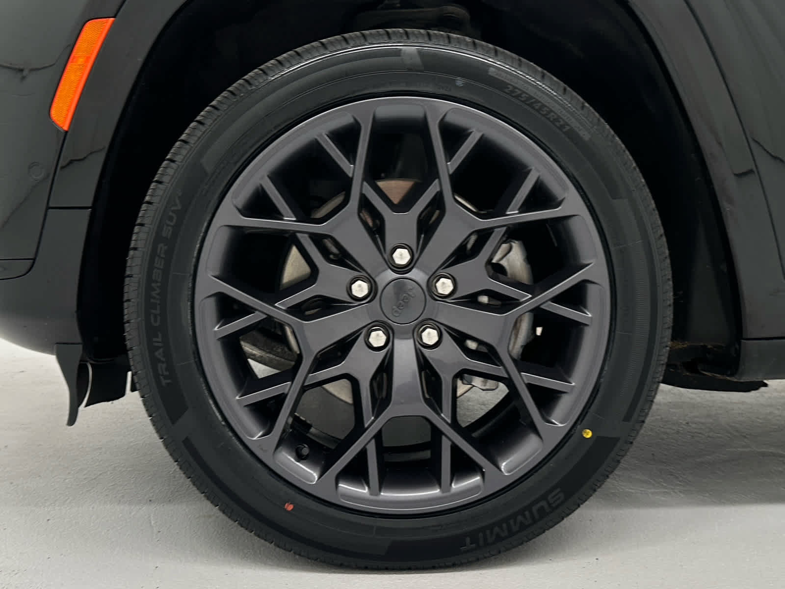 Used 2023 Jeep Grand Cherokee L Summit AWD/4WD image 9