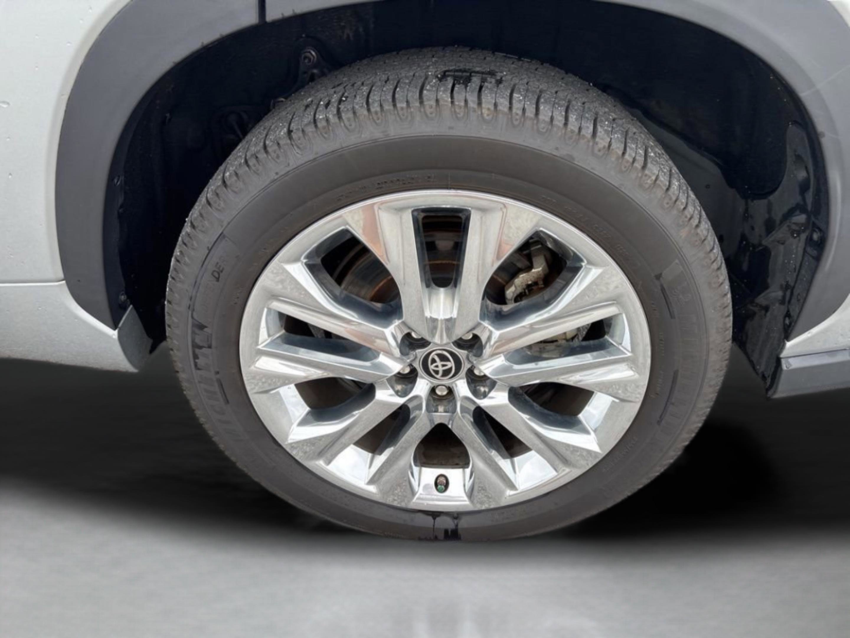 Used 2020 Toyota Highlander Limited image 49