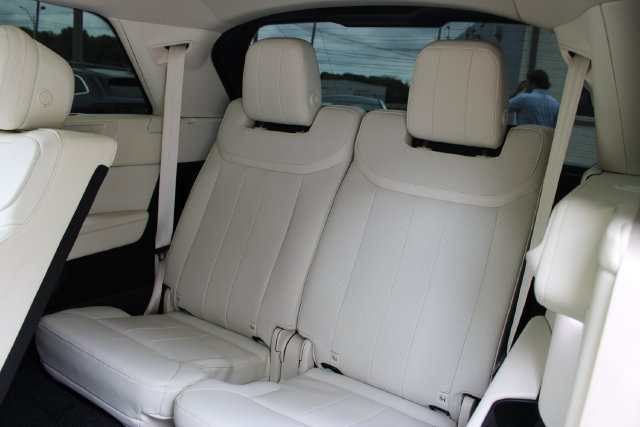 Used 2024 Land Rover Range Rover Long Wheelbase SE AWD/4WD image 15