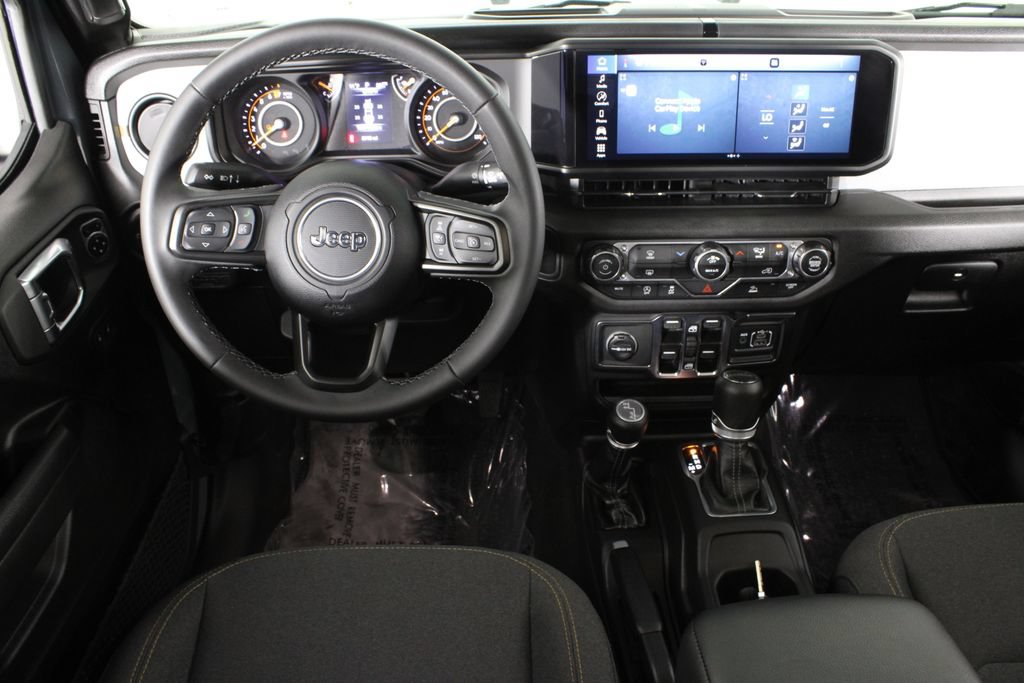 Used 2025 Jeep Gladiator Sport AWD/4WD image 6