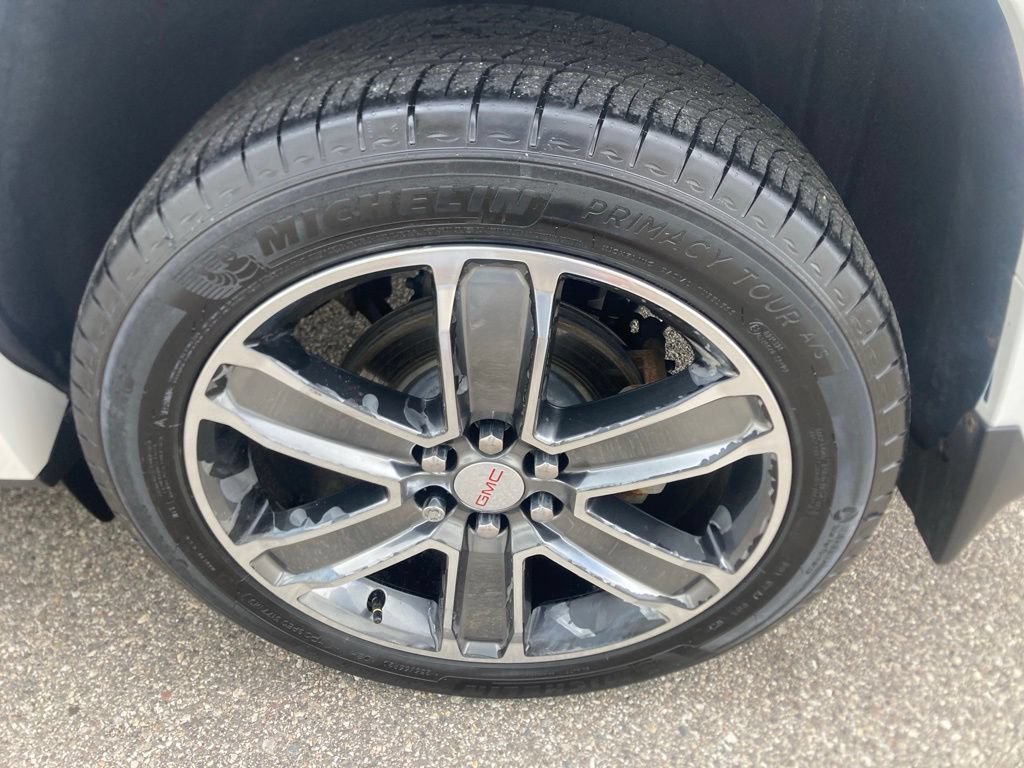 Certified 2019 GMC Acadia Denali w/ GMC Pro Grade Package AWD/4WD image 11