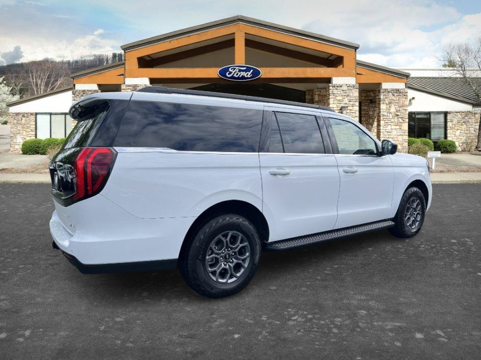 Used 2025 Ford Expedition Max Active AWD/4WD image 5