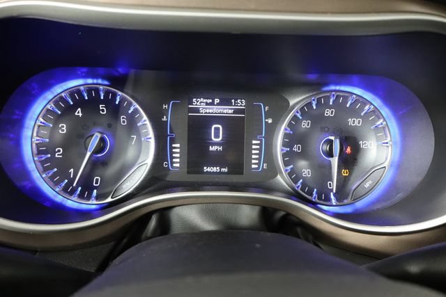 Used 2023 Chrysler Voyager LX FWD image 11