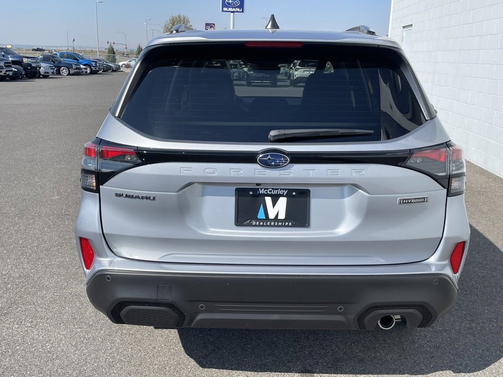New 2025 Subaru Forester Touring image 4