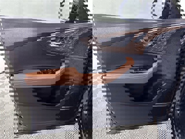 Used 2024 Audi Q8 Premium Plus image 23