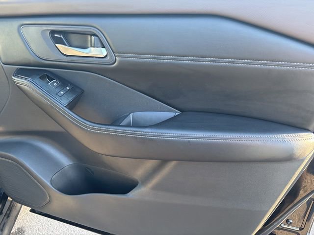 Used 2023 Nissan Rogue SL image 35