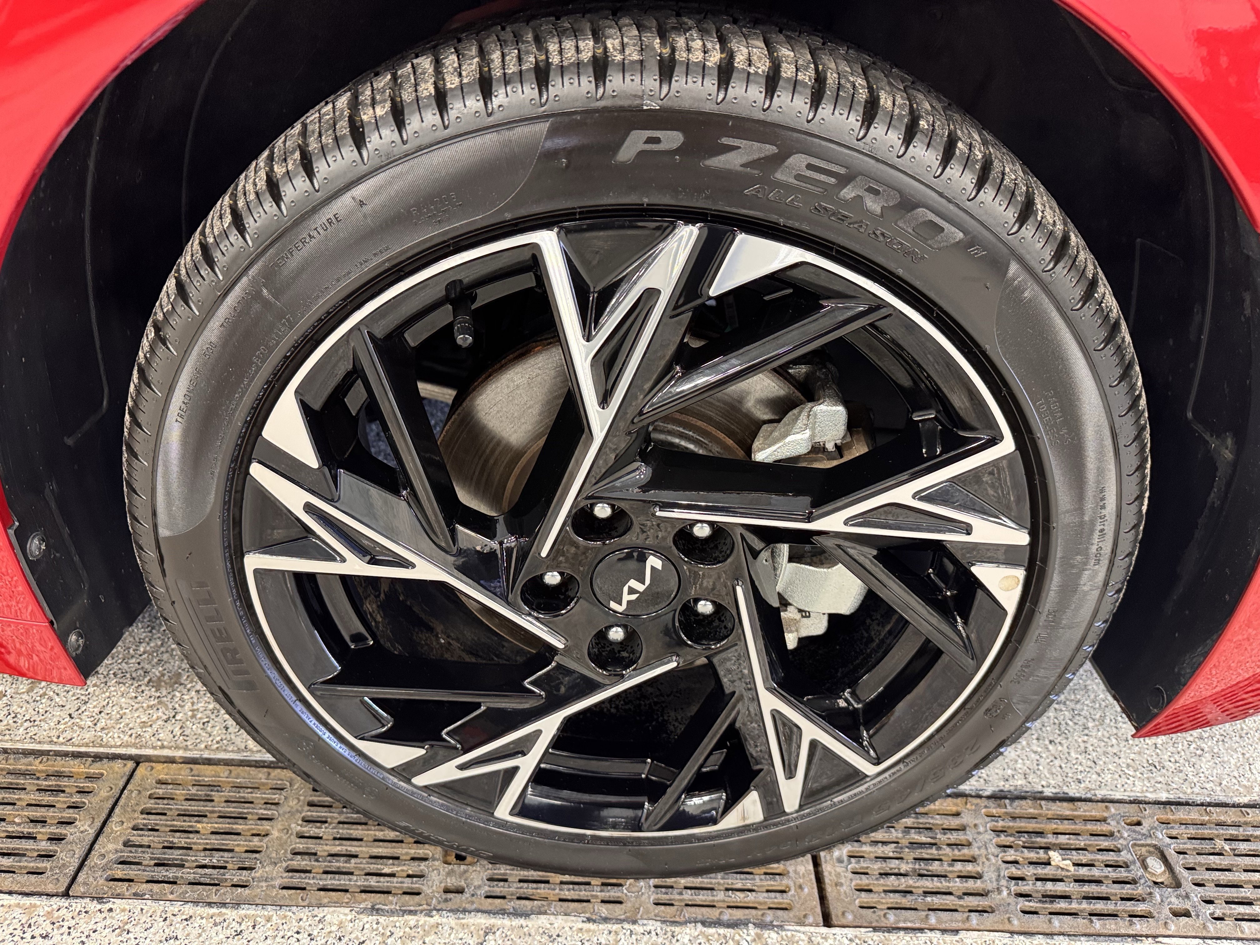 Certified 2025 Kia K5 GT-Line image 28