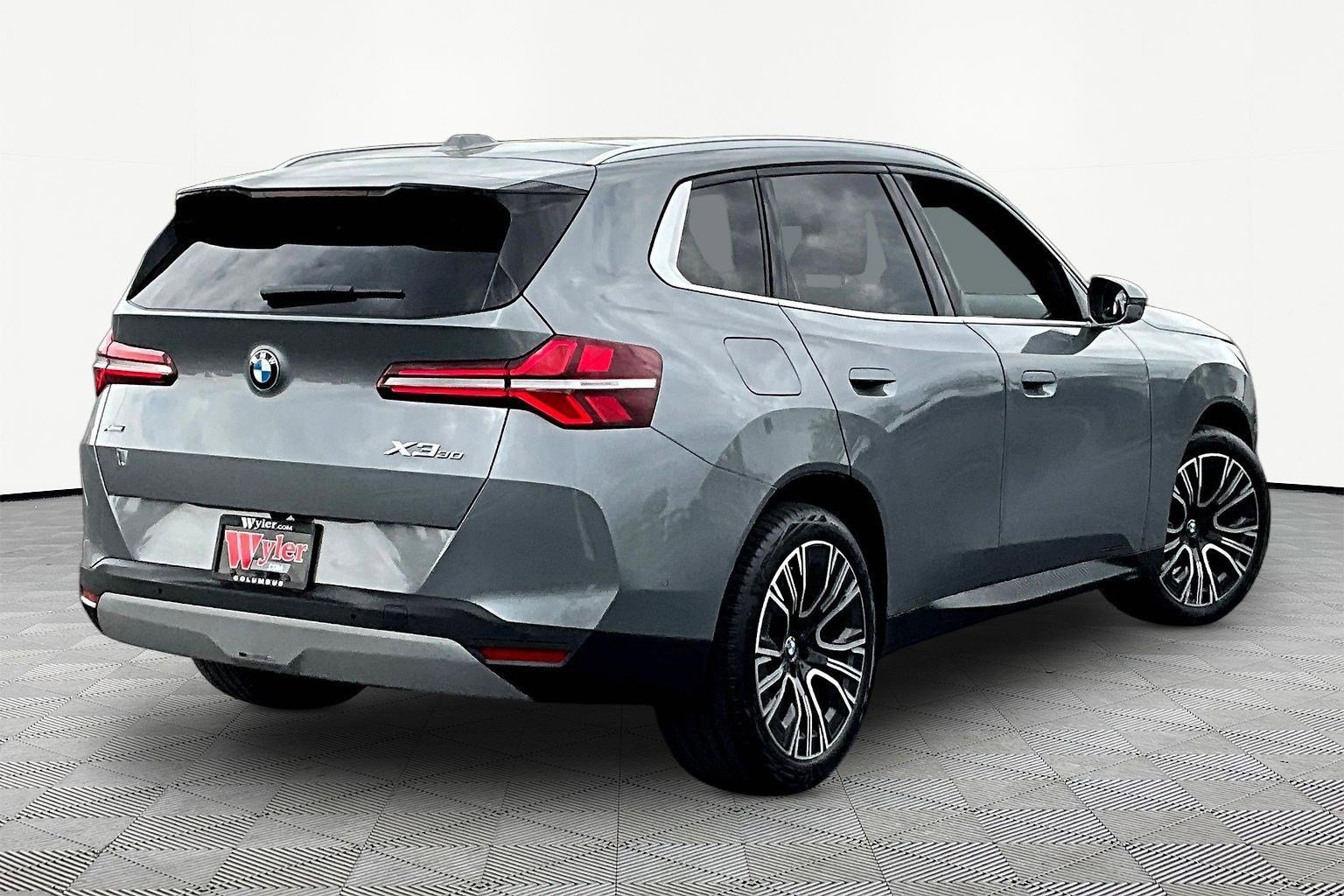 Used 2025 BMW X3 xDrive30i w/ Premium Package AWD/4WD image 6