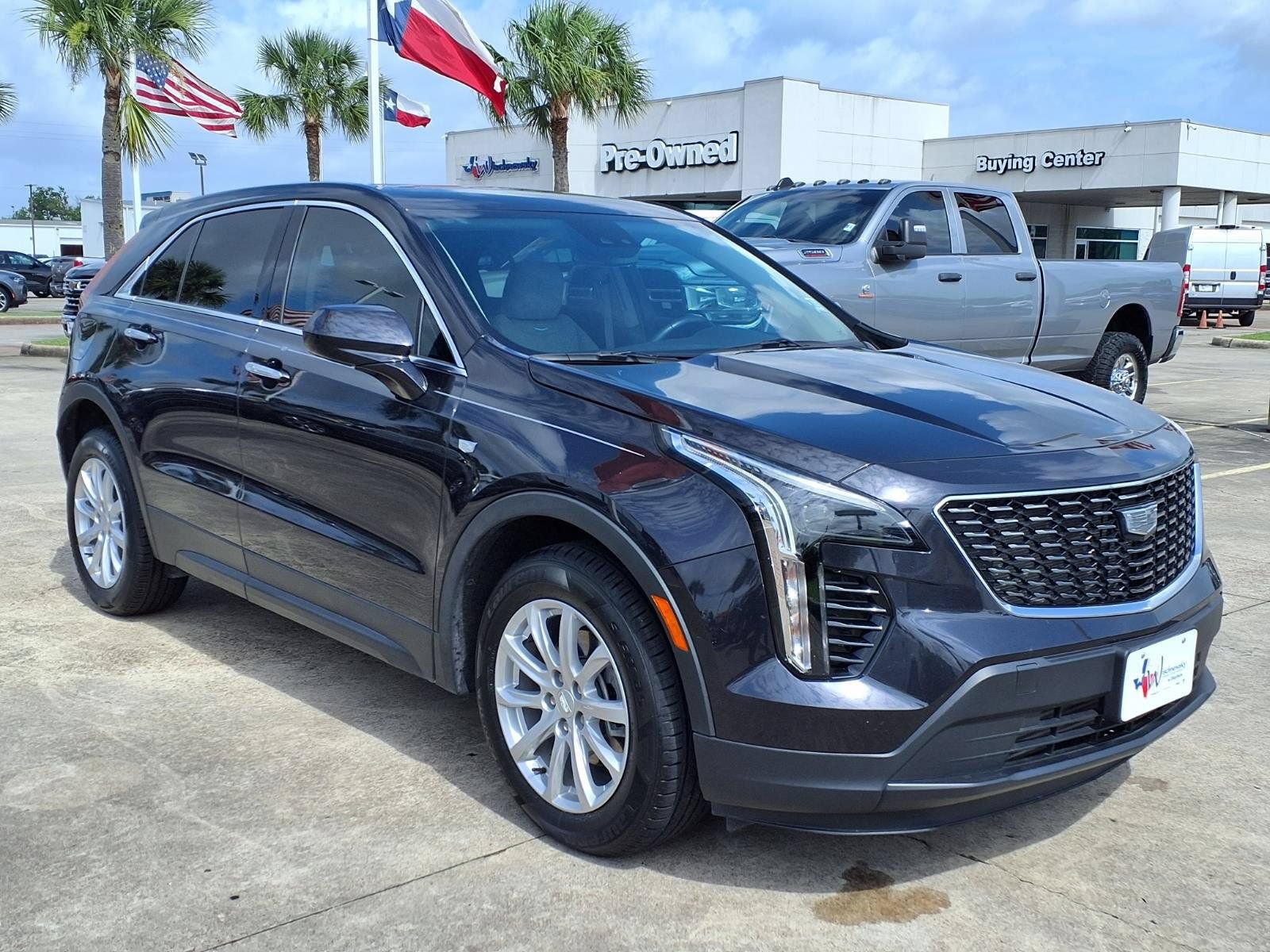 Used 2022 Cadillac XT4 Luxury FWD image 3