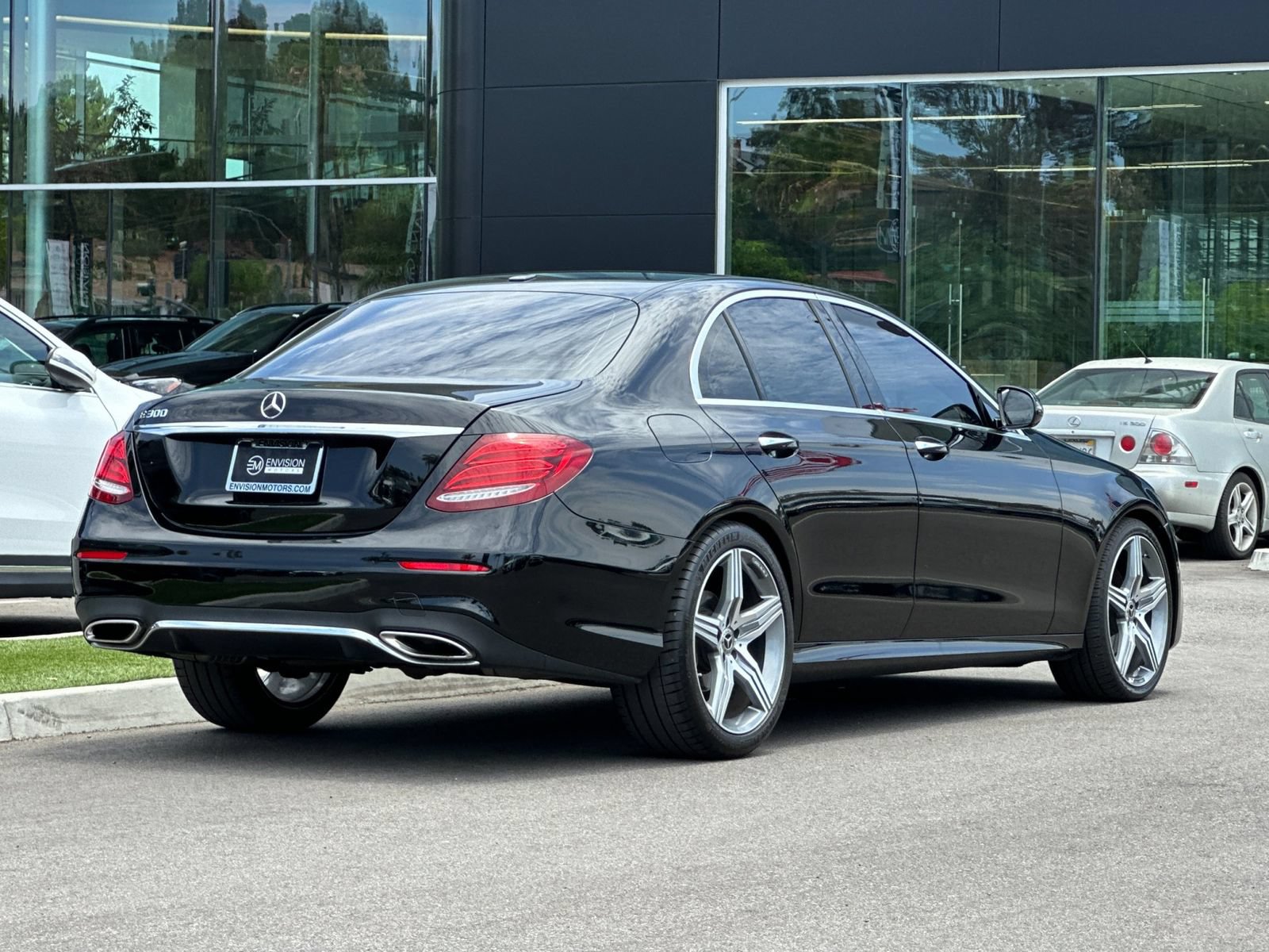 Used 2019 Mercedes-Benz E 300 image 3