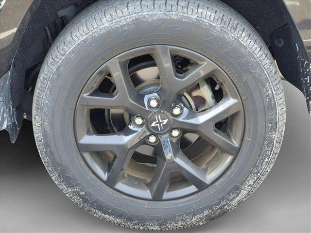 Used 2021 Toyota RAV4 XLE FWD image 16