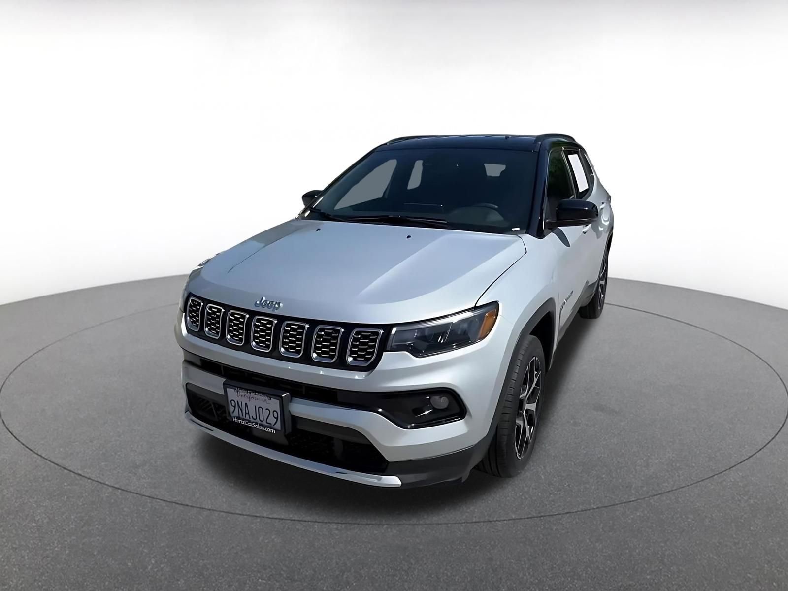 Used 2025 Jeep Compass Limited AWD/4WD image 7