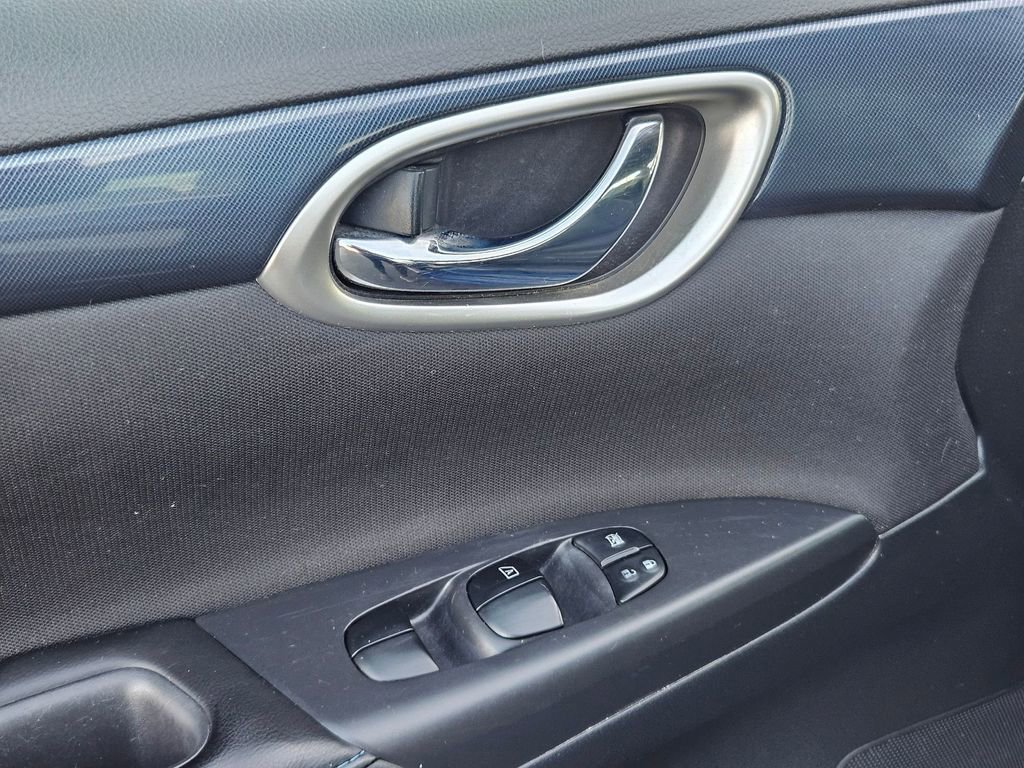 Used 2019 Nissan Sentra SR image 11