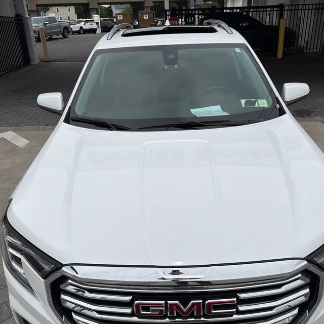 Used 2023 GMC Terrain SLT w/ Infotainment Package II AWD/4WD image 12