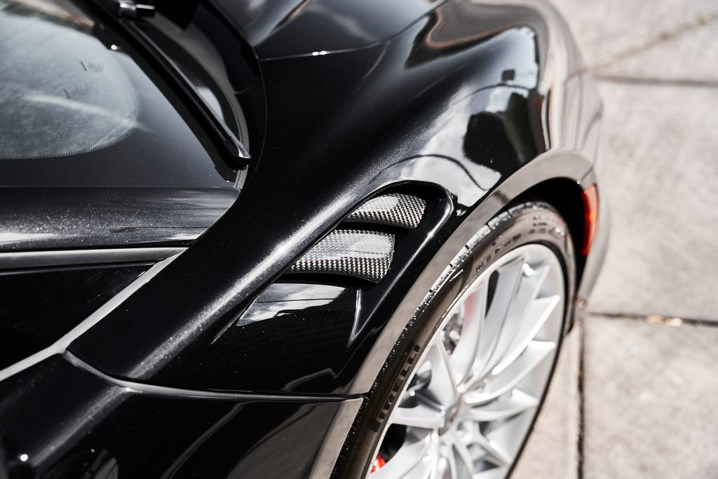 Used 2024 McLaren Artura RWD image 9