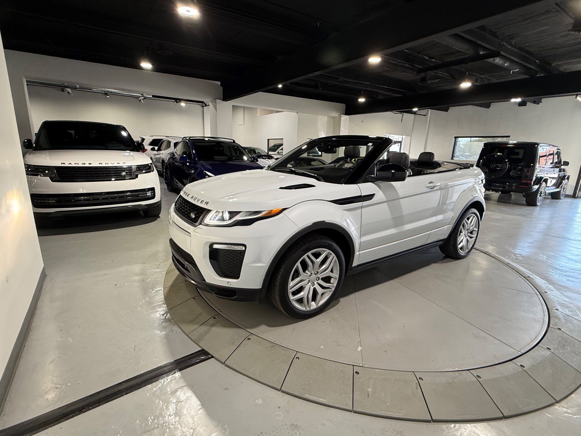 Used 2017 Land Rover Range Rover Evoque HSE Dynamic image 20