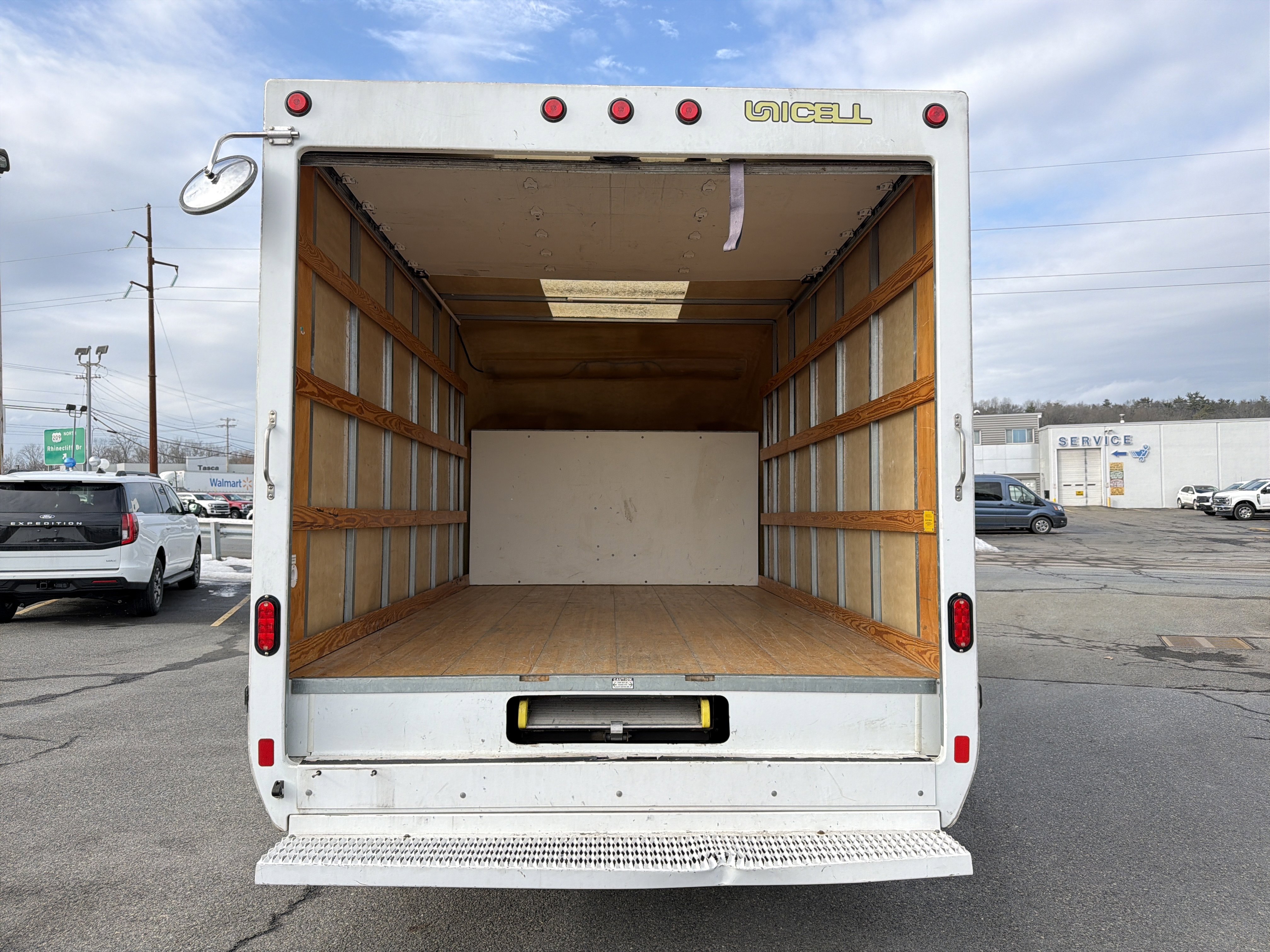 Used 2019 Ford E-350 and Econoline 350 Super Duty image 18