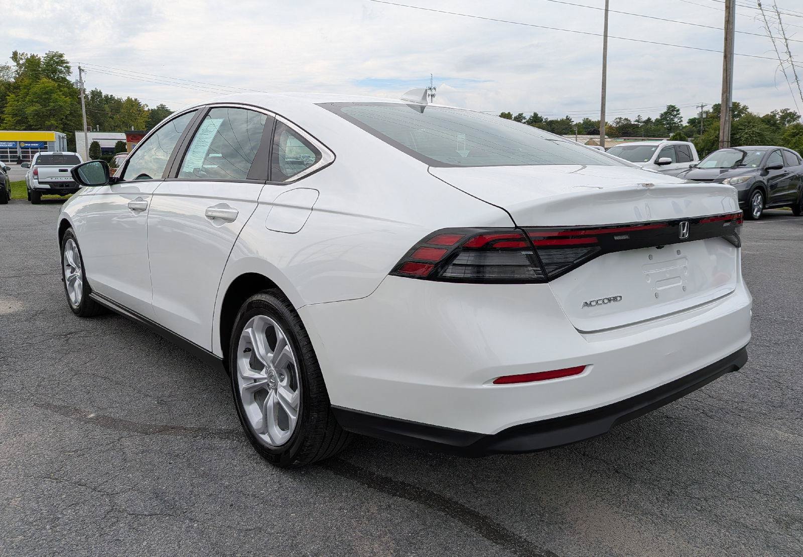 Used 2023 Honda Accord LX image 8