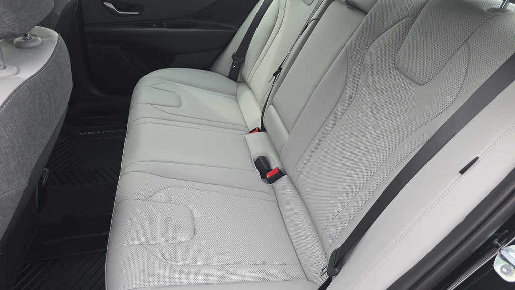 New 2026 Hyundai Elantra Limited FWD image 28