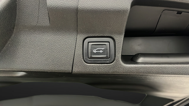Used 2022 GMC Acadia AT4 w/ Technology Package AWD/4WD image 31