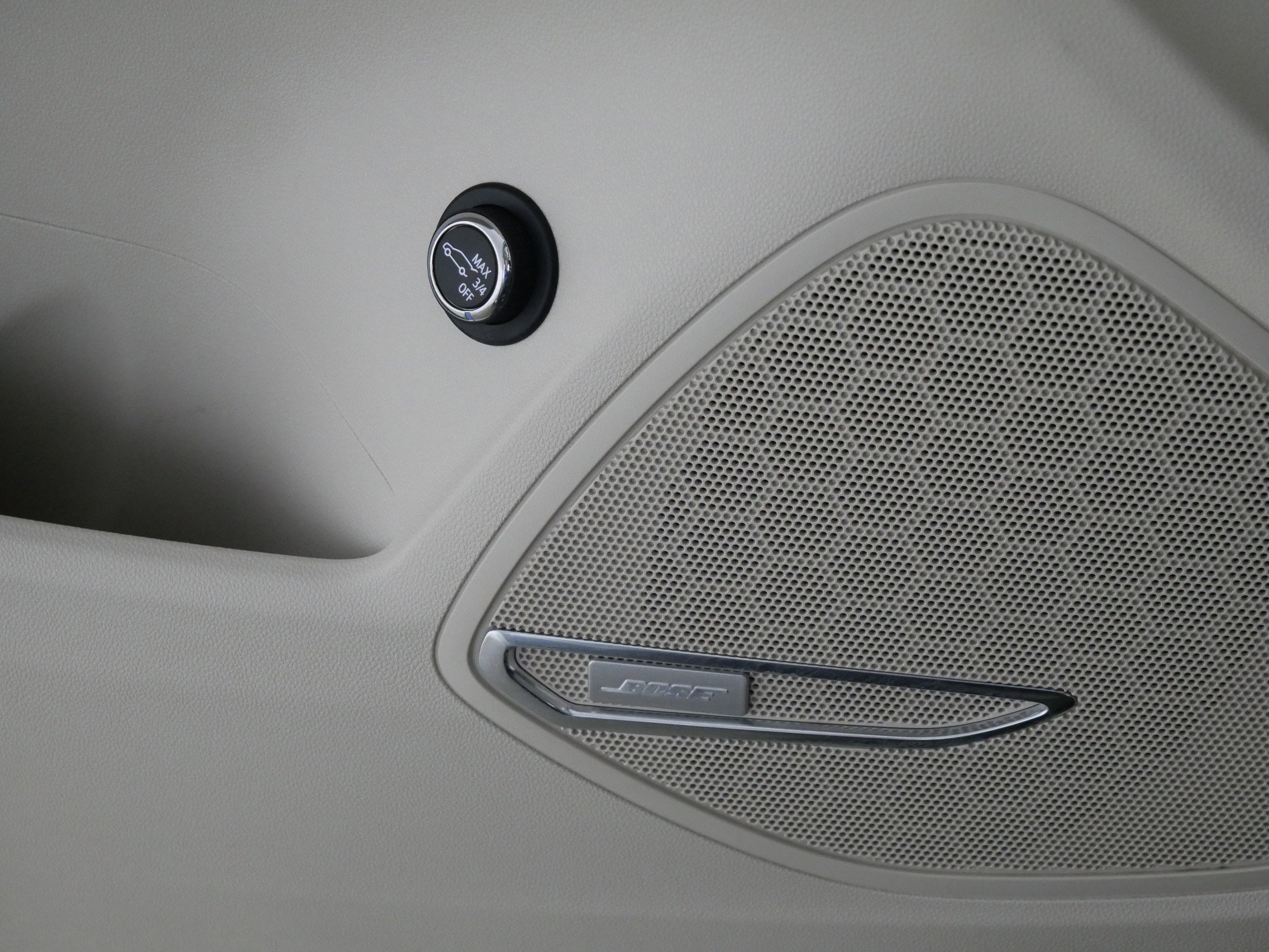 Used 2023 Buick Envision Avenir image 29