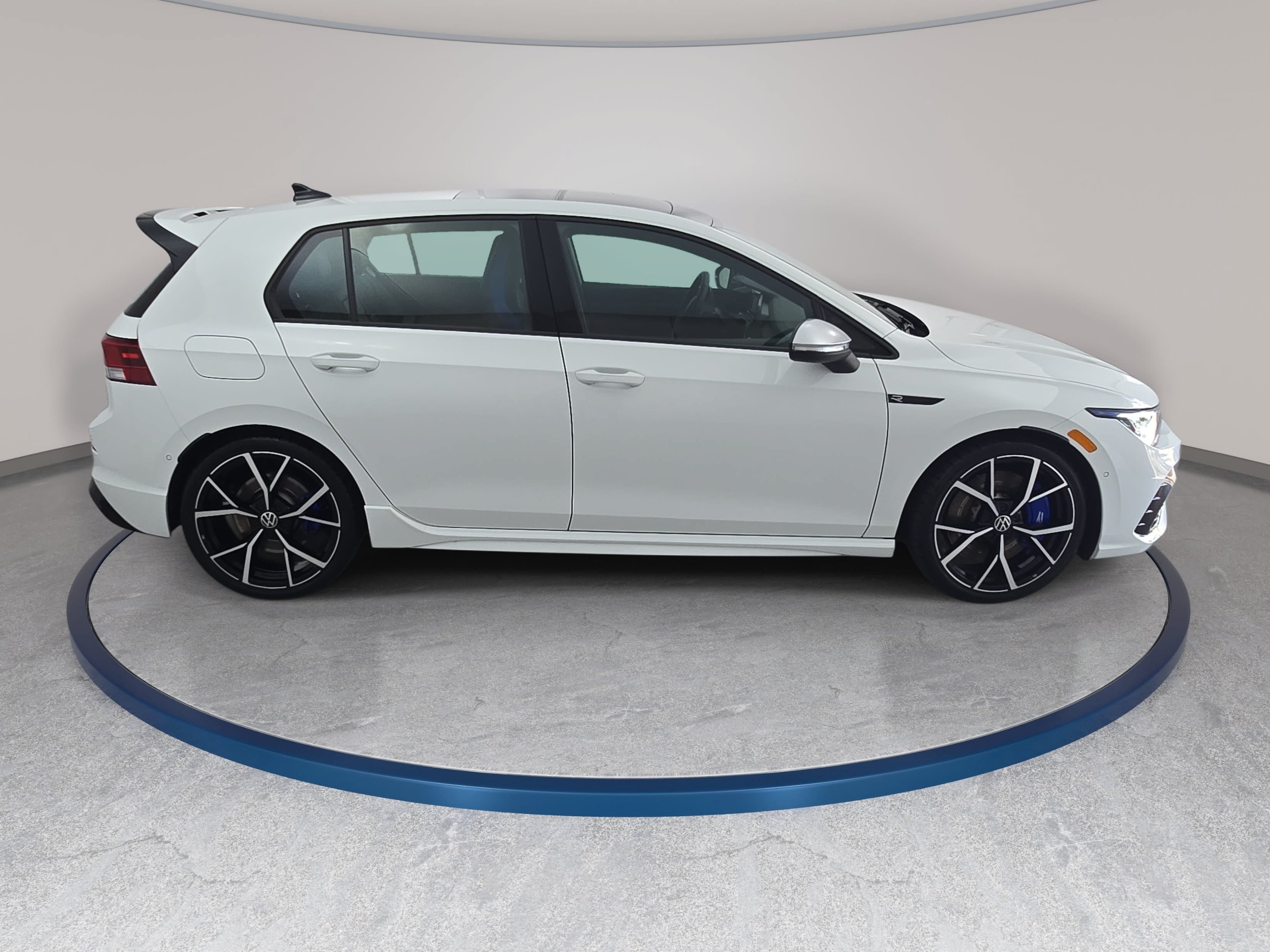 Used 2024 Volkswagen Golf R AWD/4WD image 4