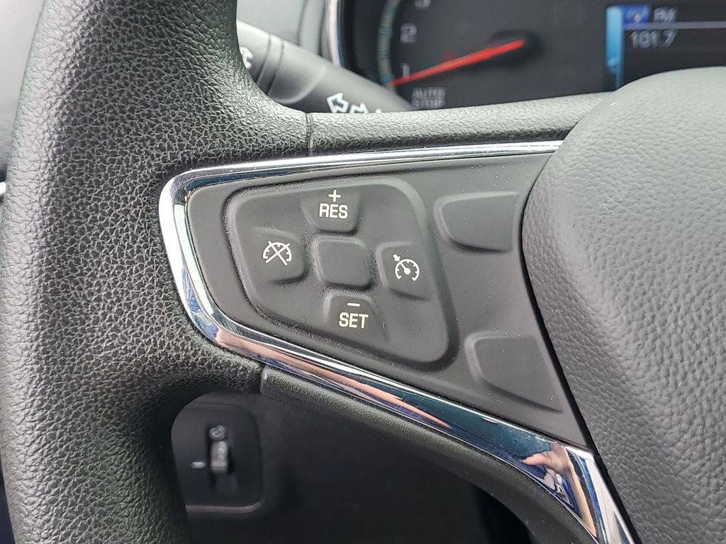 Used 2018 Chevrolet Cruze LT w/ Sun And Sound Package FWD image 10