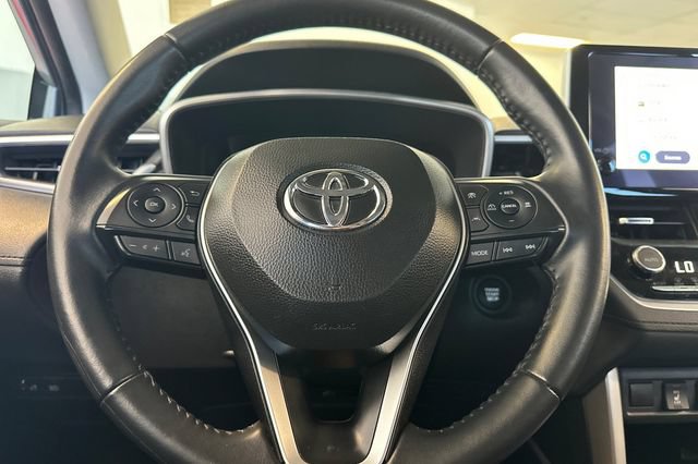 Certified 2025 Toyota Corolla Cross XLE FWD image 28