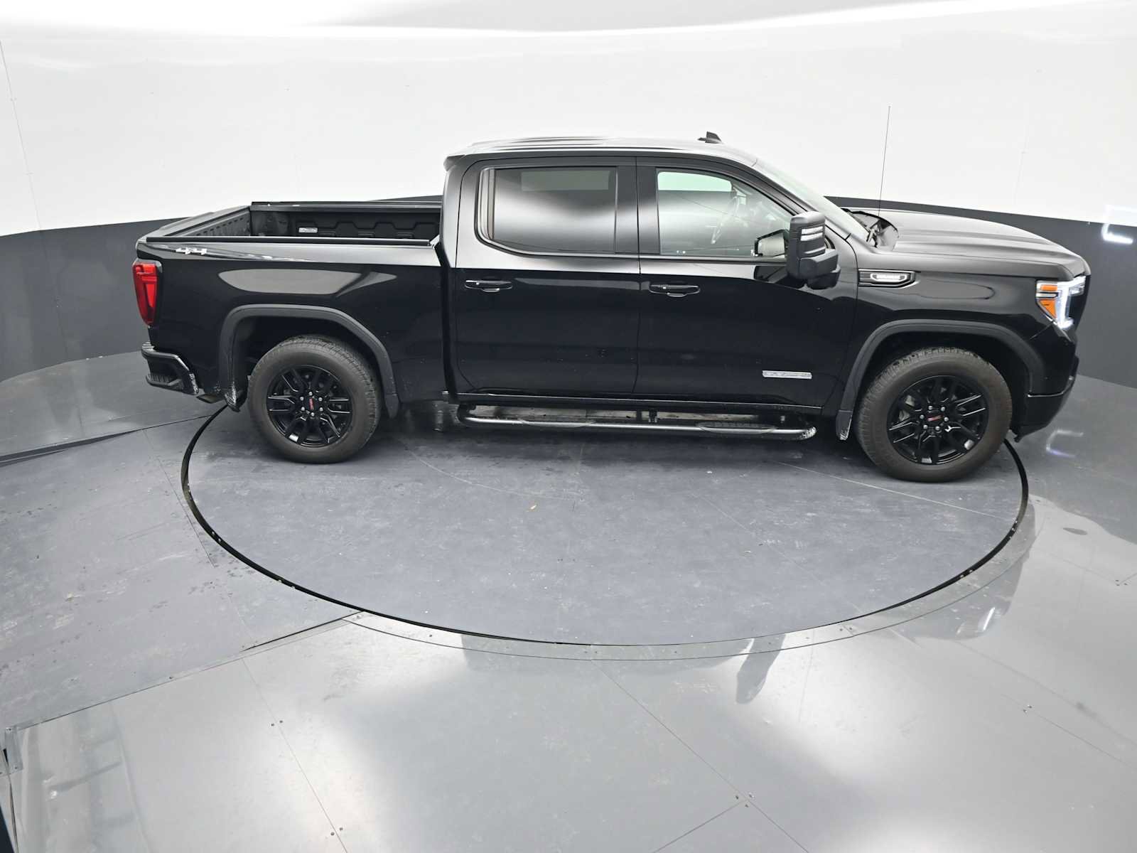 Used 2021 GMC Sierra 1500 Elevation w/ Preferred Package image 38