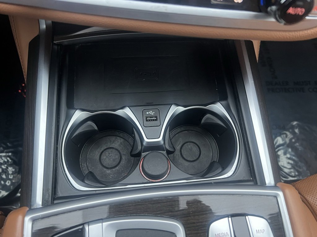 Used 2022 BMW 740i xDrive w/ Luxury Rear Seating Package image 19