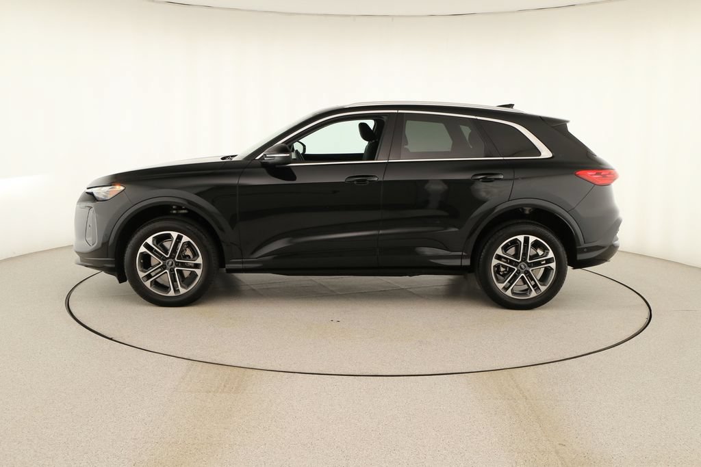 Certified 2025 Audi Q5 Premium AWD/4WD image 2