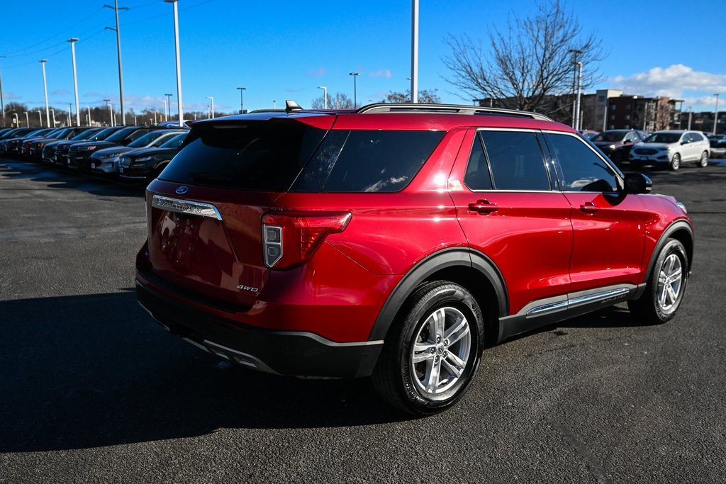 Used 2023 Ford Explorer XLT w/ Equipment Group 202A image 8